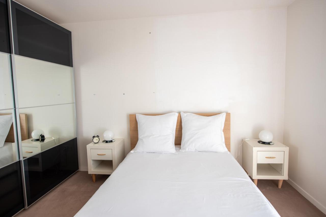 Appartements De 2 Ou 3 Chambres A 40 Minutes De Paris Courcouronnes Exterior photo